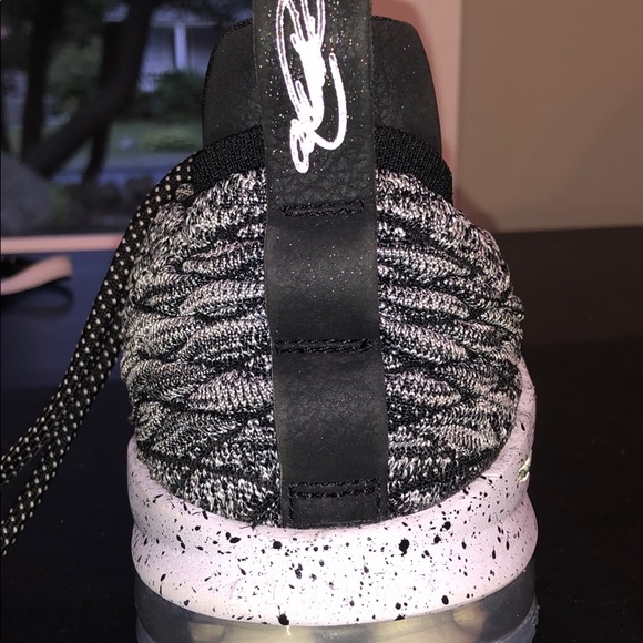 Basketball shoes - Picture 5 of 5